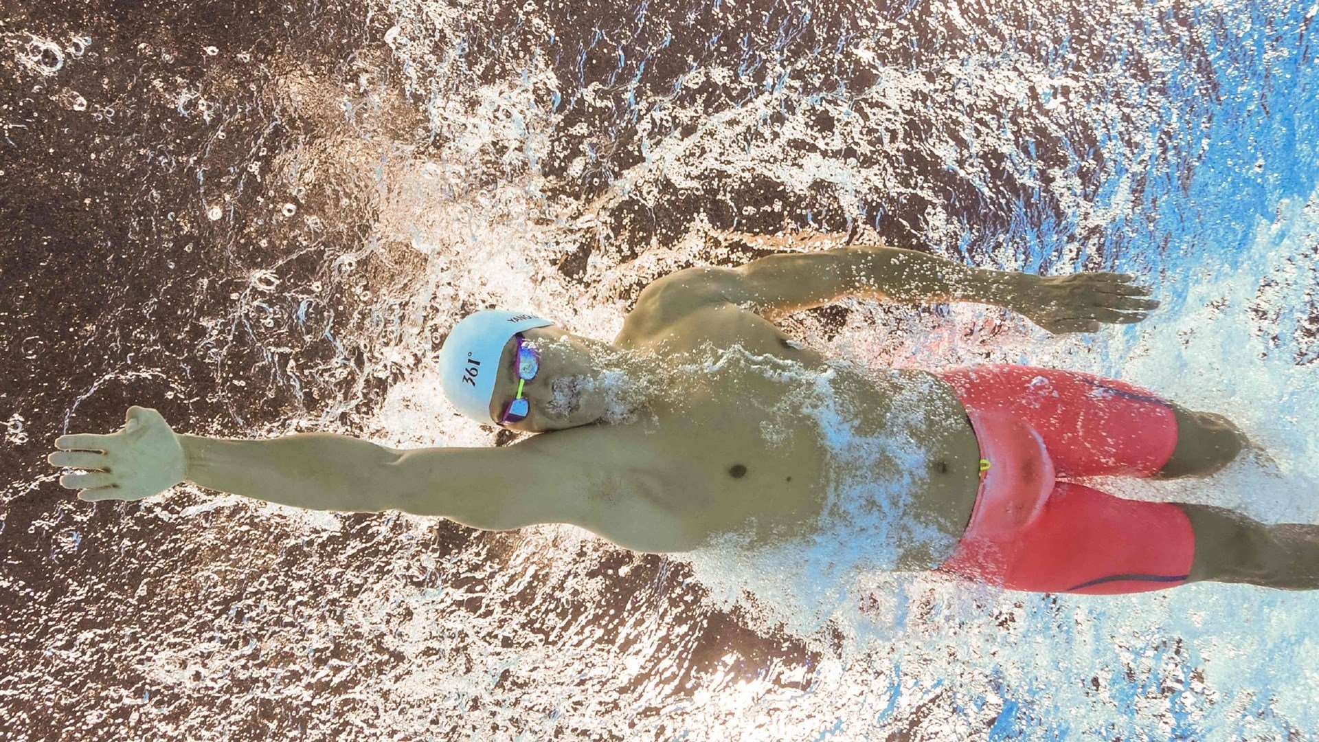 “马科斯·莫奇的全能防守与高效协作，推动美洲狮队持续向前”